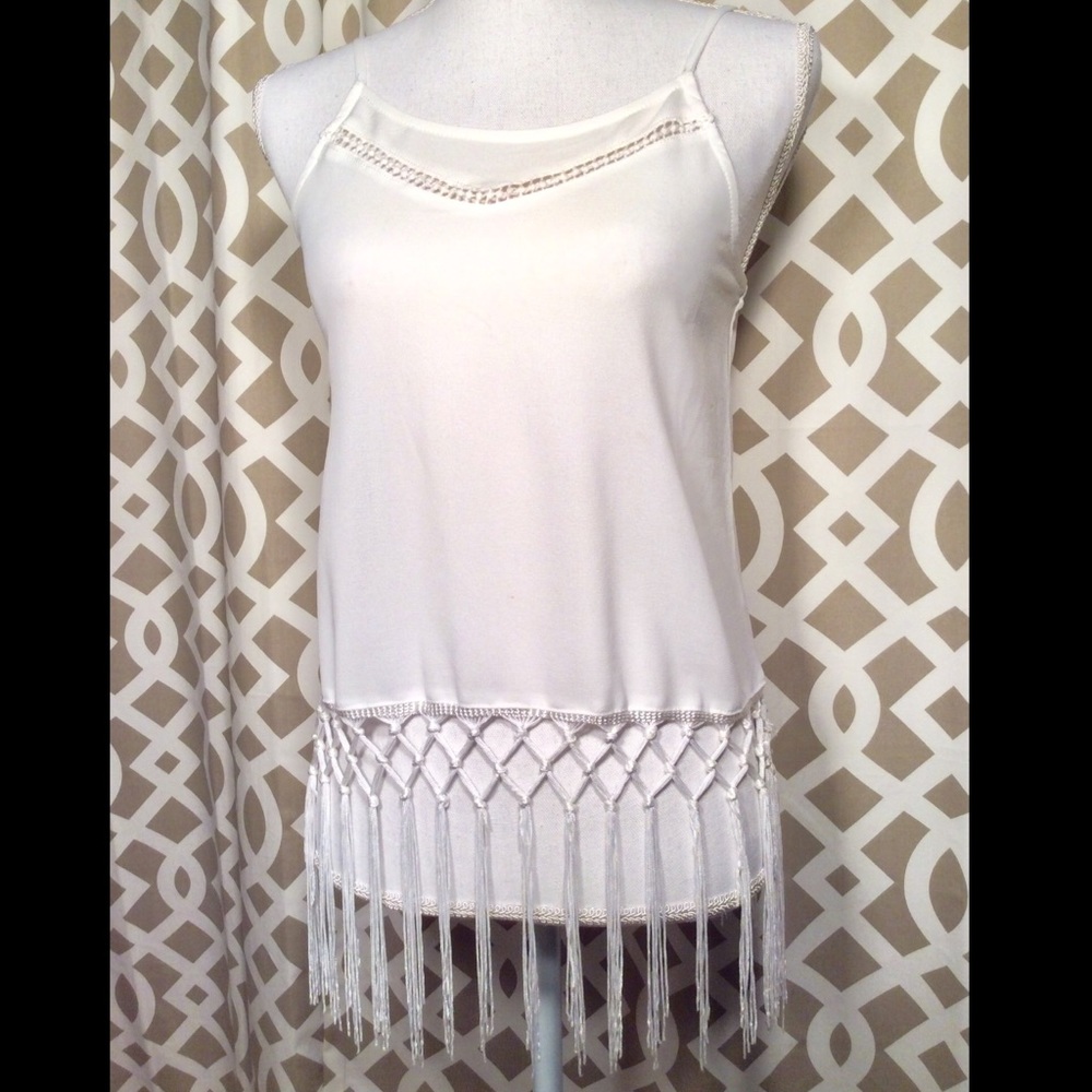 🛍3/$15 SALE.   FRINGED TANK, PRETTY BODICE